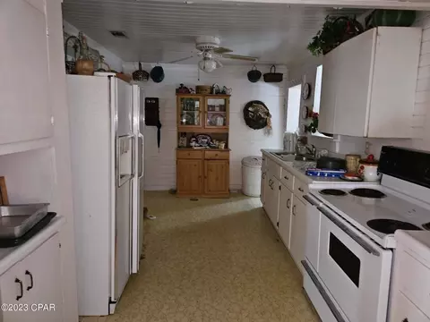 575 4th St, Chipley, FL 32428 photo 7