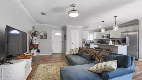 601 E Pine Forest Dr, Lynn Haven, FL 32444 photo 2