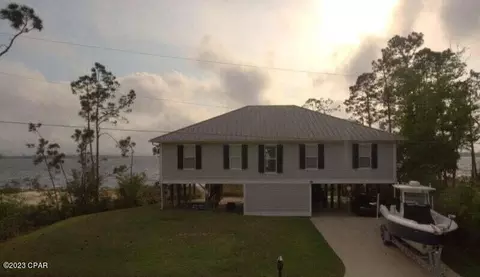 1516 Elma Ruth Dr, Southport, FL 32409