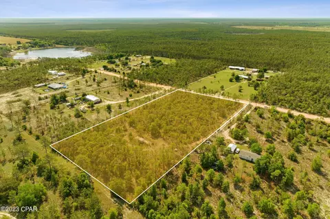 2460 Radcliff Circle Cir, Chipley, FL 32428