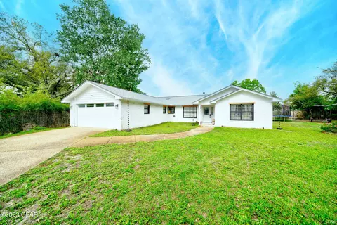 920 Laurel Oak Ln, Panama City Beach, FL 32408