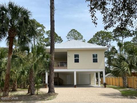 122 S Oak St, Port Saint Joe, FL 32456