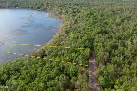Nnn Dove Court, Chipley, FL 32428