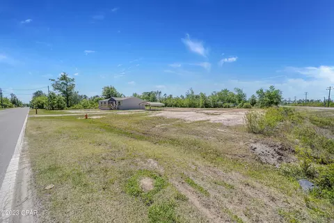9427 Kingswood Rd, Southport, FL 32409