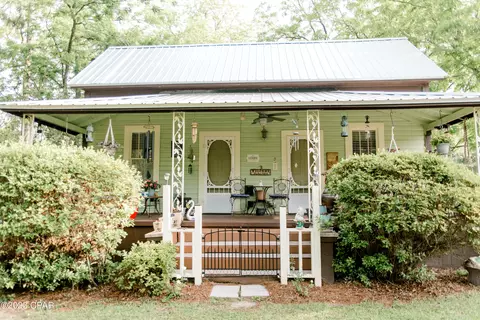 618 W Banfill Ave, Bonifay, FL 32425