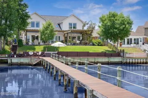 1718 Country Club Dr, Lynn Haven, FL 32444