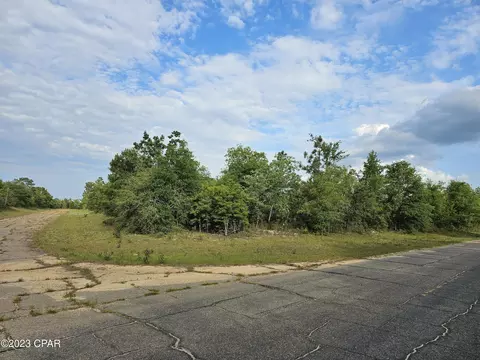 000 Eleanor St, Chipley, FL 32428