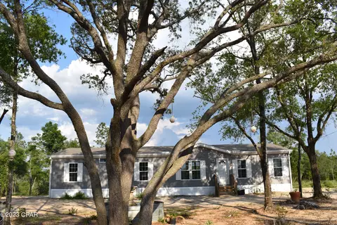 2748 Spanish Lakes Dr, Chipley, FL 32428