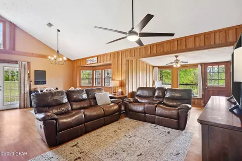 9013 Kingswood Rd, Panama City, FL 32409