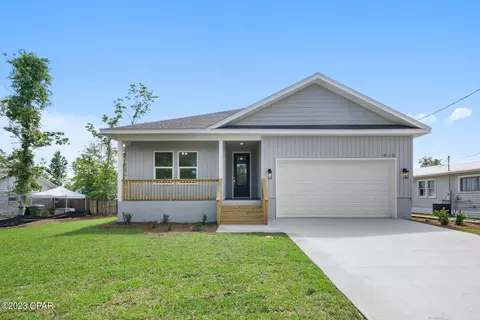 915 Carolina Ave, Lynn Haven, FL 32444