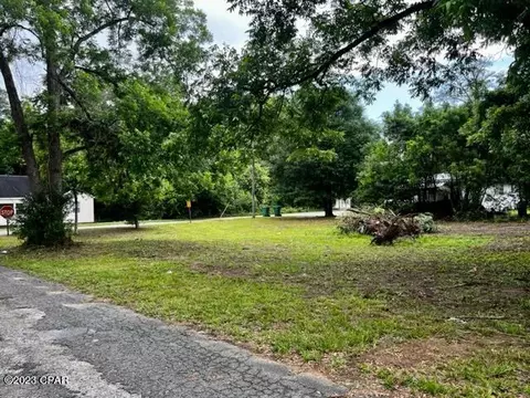 950 952 9th Ave, Graceville, FL 32440