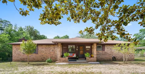 272 Boundary Line Rd, Freeport, FL 32439