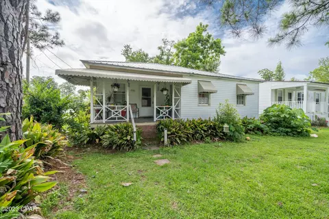 2998 Russ St, Marianna, FL 32446