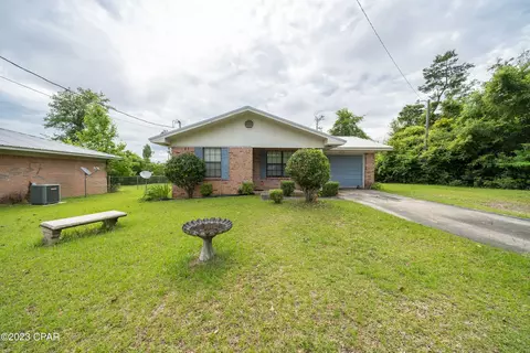 4236 Village Ct, Marianna, FL 32448