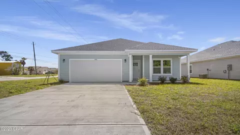 6716 Fox Lake Dr, Panama City, FL 32404