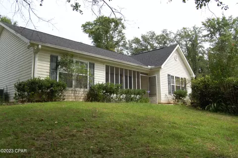 439 Big Cedar Dr, Marianna, FL 32448