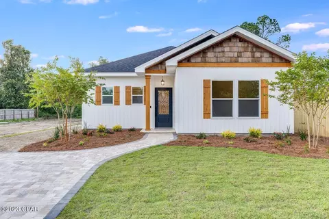 1313 1st St, Southport, FL 32409