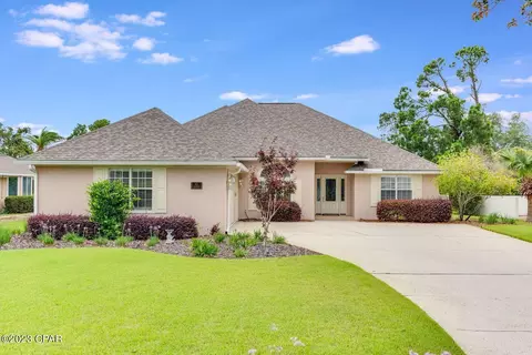 821 Dolphin Dr, Panama City Beach, FL 32408