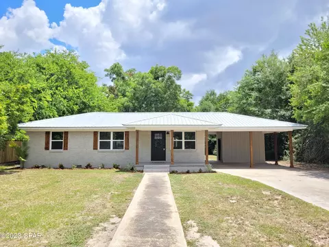 5458 9th St, Malone, FL 32445