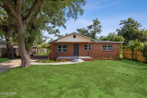 2705 W 18th St, Panama City, FL 32405