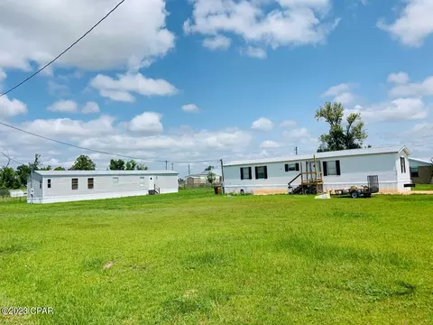 15884 NE Broad St, Altha, FL 32421