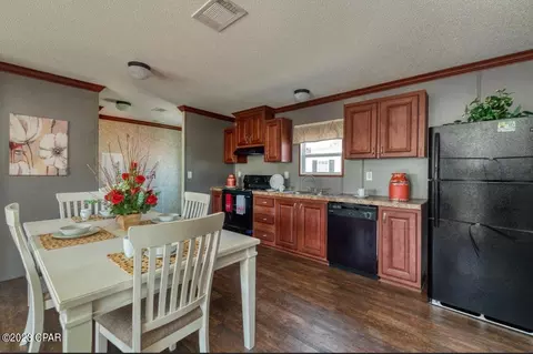 806 Transmitter Rd, Panama City, FL 32401