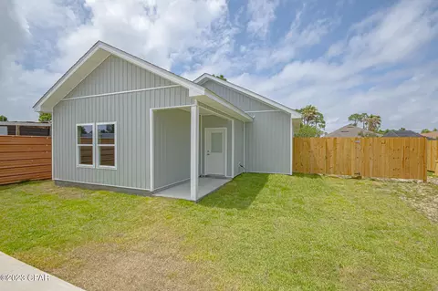 601 Lagoon Oaks Cir, Panama City Beach, FL 32408