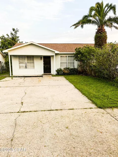 2710 Oak Hammock Dr, Panama City, FL 32401