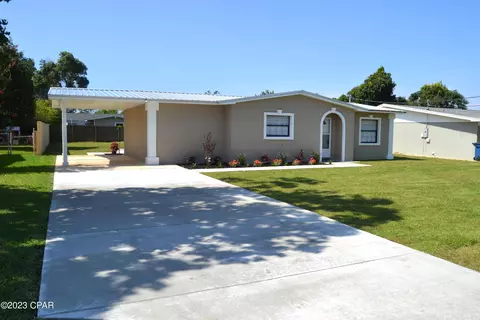 908 E 2nd Plz, Panama City, FL 32401