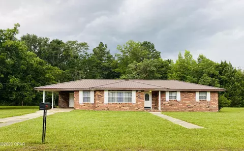 822 Maple St, Chipley, FL 32428