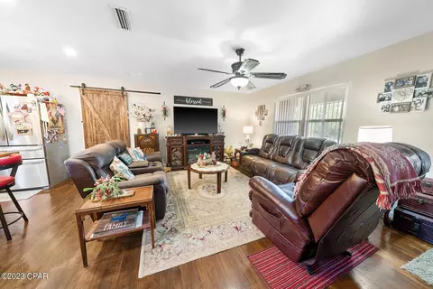 3945 Gables Blvd, Chipley, FL 32428 photo 6
