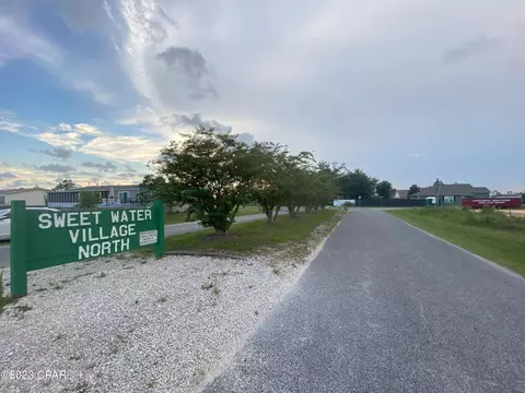 6524 Lake Suzzanne Cir, Panama City, FL 32404