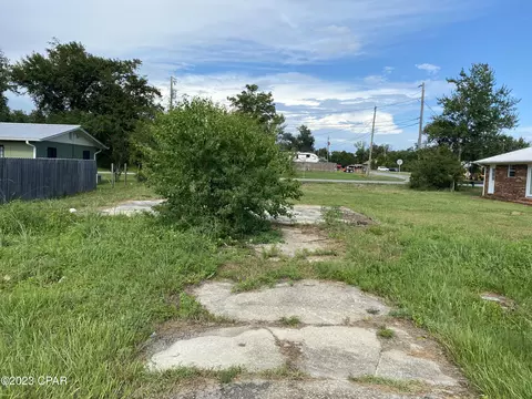 2906 La Mesa Ave, Panama City, FL 32405