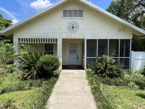 1776 Carolina St, Alford, FL 32420