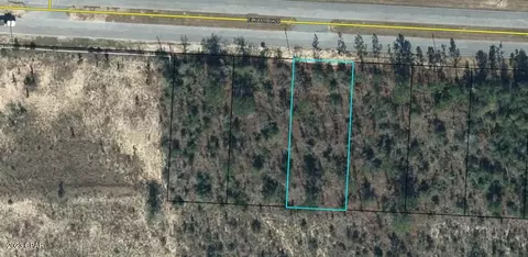 352-20 Elkcam Blvd, Chipley, FL 32428