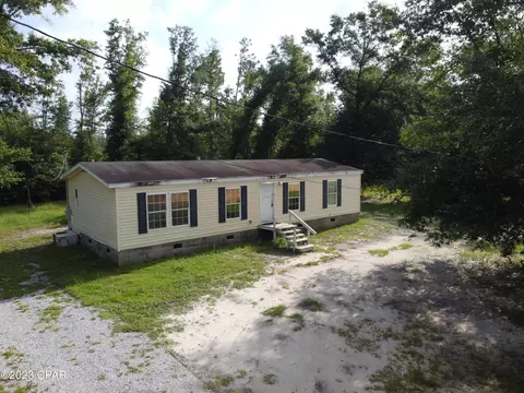 12201 Pinecrest Dr, Fountain, FL 32438