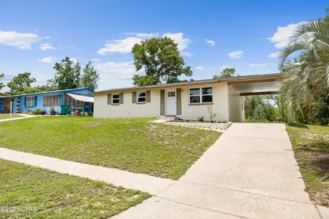 4066 Fairbanks Dr, Chipley, FL 32428
