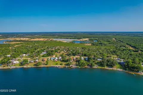 4259 Crystal Lake Dr, Chipley, FL 32428