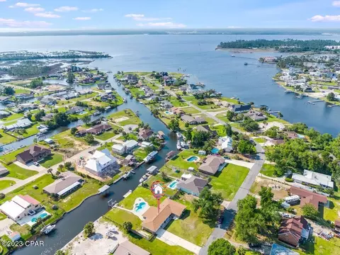 4527 Baywood Dr, Lynn Haven, FL 32444