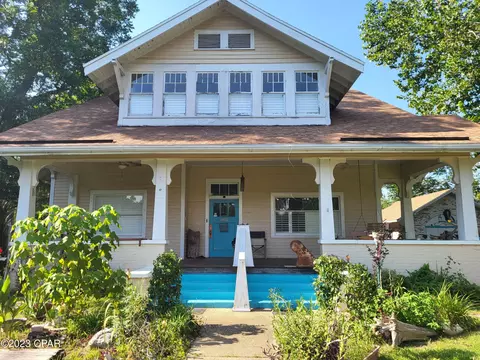 4470 Putnam St, Marianna, FL 32446