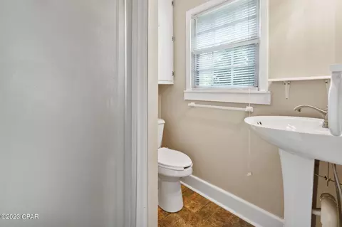 676 3rd St, Chipley, FL 32428 photo 4