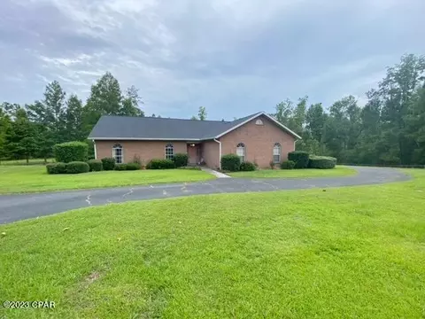 2588 Governors Ct, Marianna, FL 32446