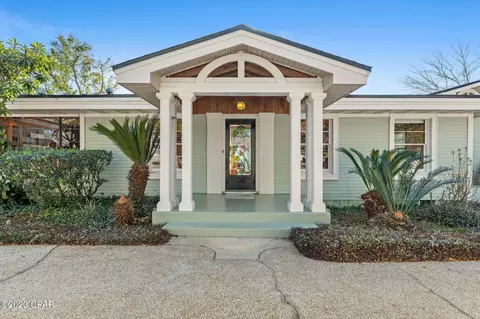 410 Bunkers Cove Rd, Panama City, FL 32401