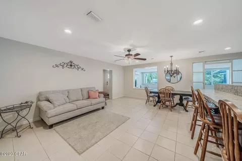 1300 Clay Ave, Panama City, FL 32401