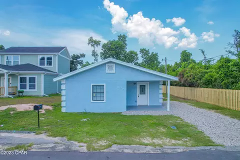 135 Harlem Ave, Panama City, FL 32401