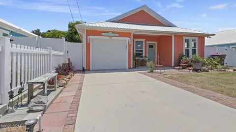 108 Laguna St, Panama City Beach, FL 32413