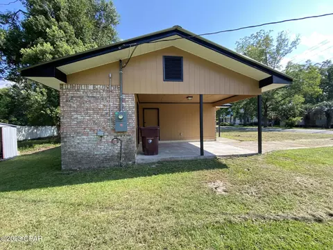 799 Sinclair St, Chipley, FL 32428 photo 5