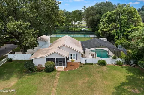 1046 8th Ave, Graceville, FL 32440