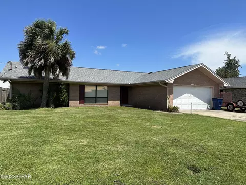 2912 Fairmont Dr, Panama City, FL 32405