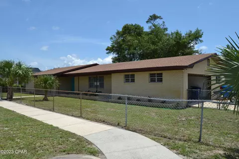 2615 W 11th St, Panama City, FL 32401